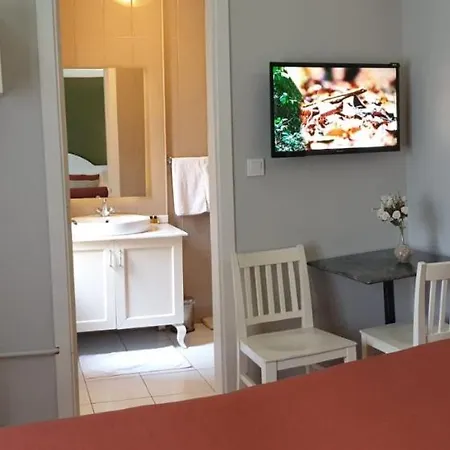 Hotel Away